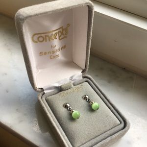 Post earrings